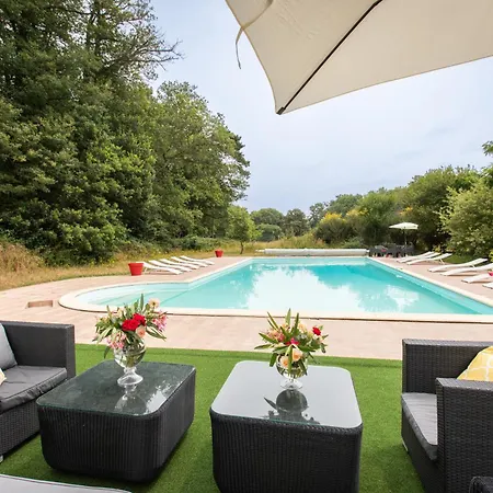 Chateau Du Perray 4*